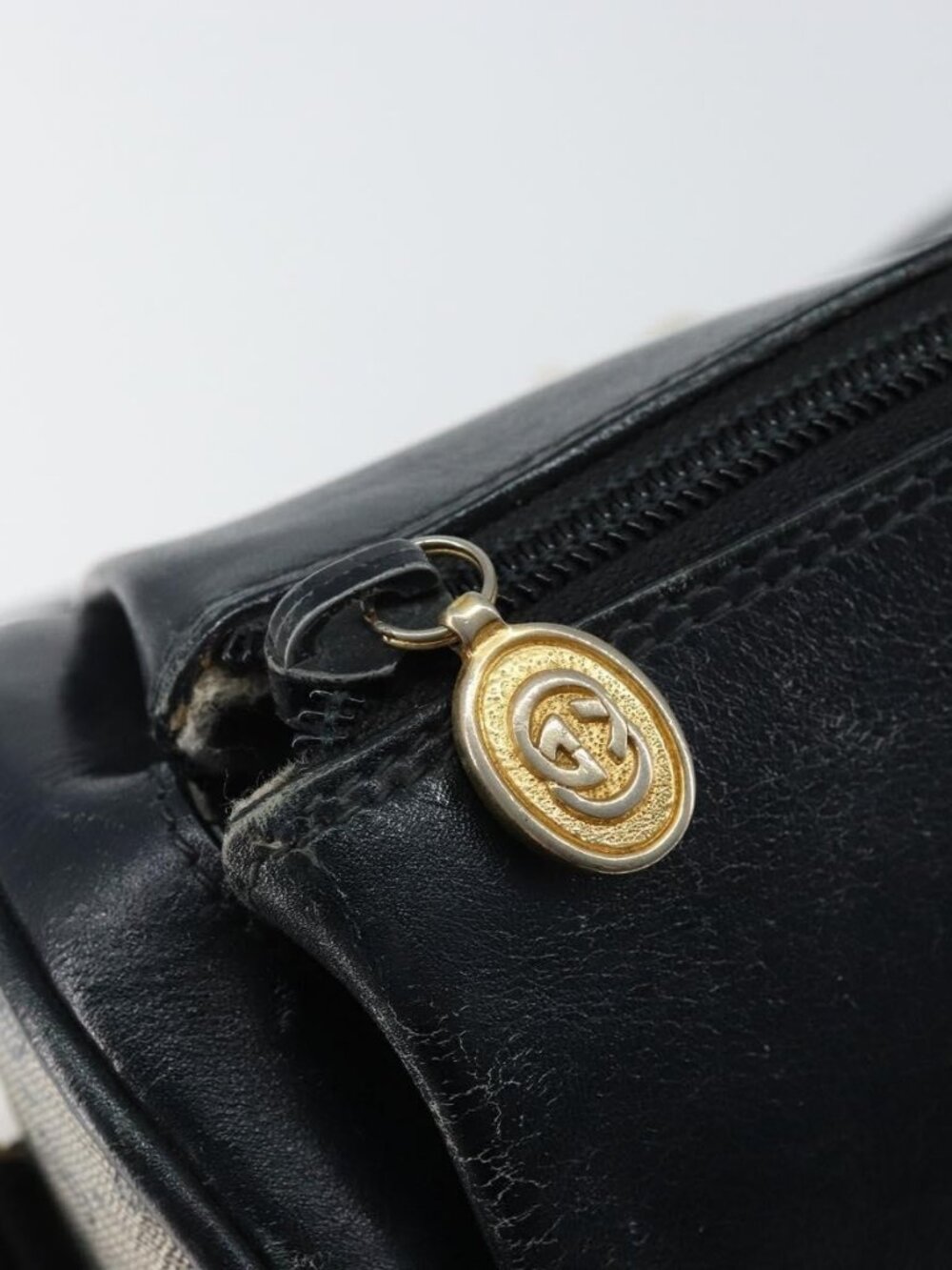 Authentic GUCCI Micro GG Supreme Shoulder Bag PVC Navy Gold 001 115 0918 - Picture 2 of 16
